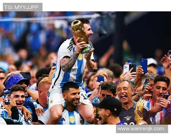 梅西驰骋绿茵场展现王者风范足球巨星壁纸震撼视觉享受